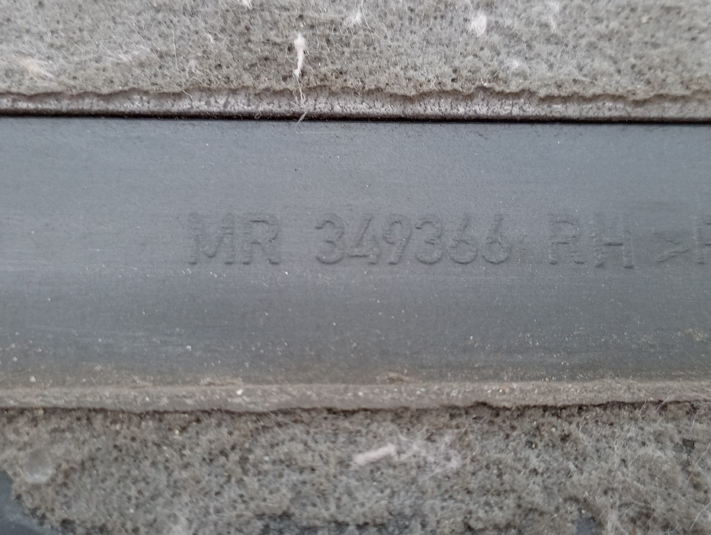 Friso da porta MITSUBISHI SPACE STAR Veículo multiuso (DG_A) | 98 - 04 Imagem-2