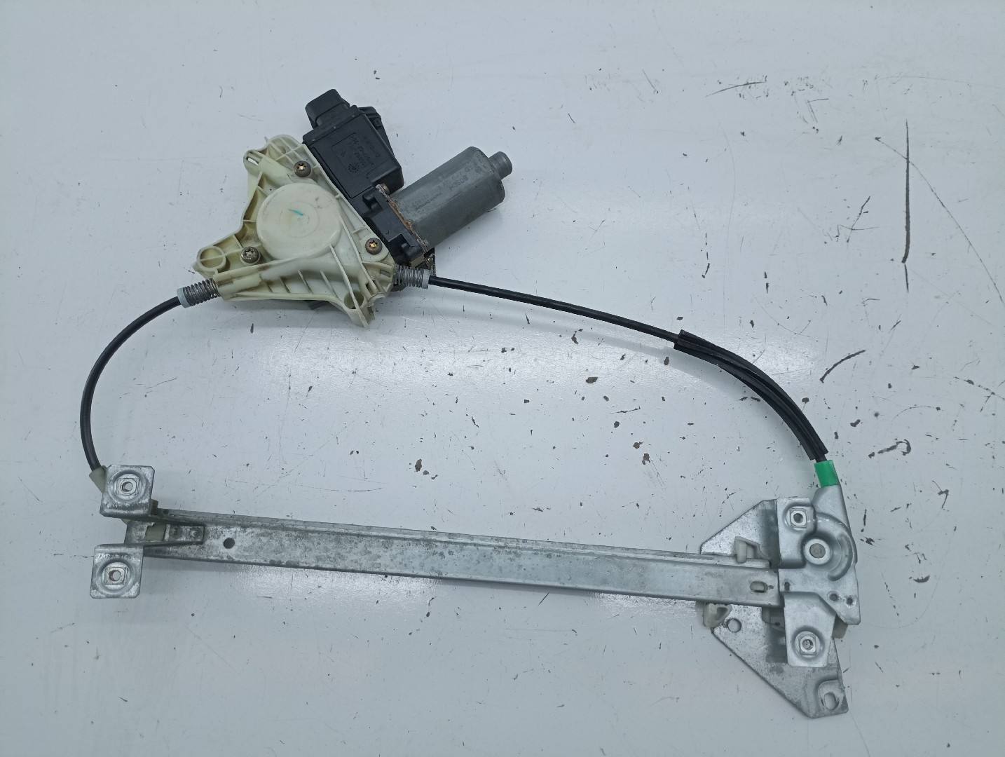 Motor e elevador de vidro trás direito MITSUBISHI SPACE STAR Veículo multiuso (DG_A) | 98 - 04