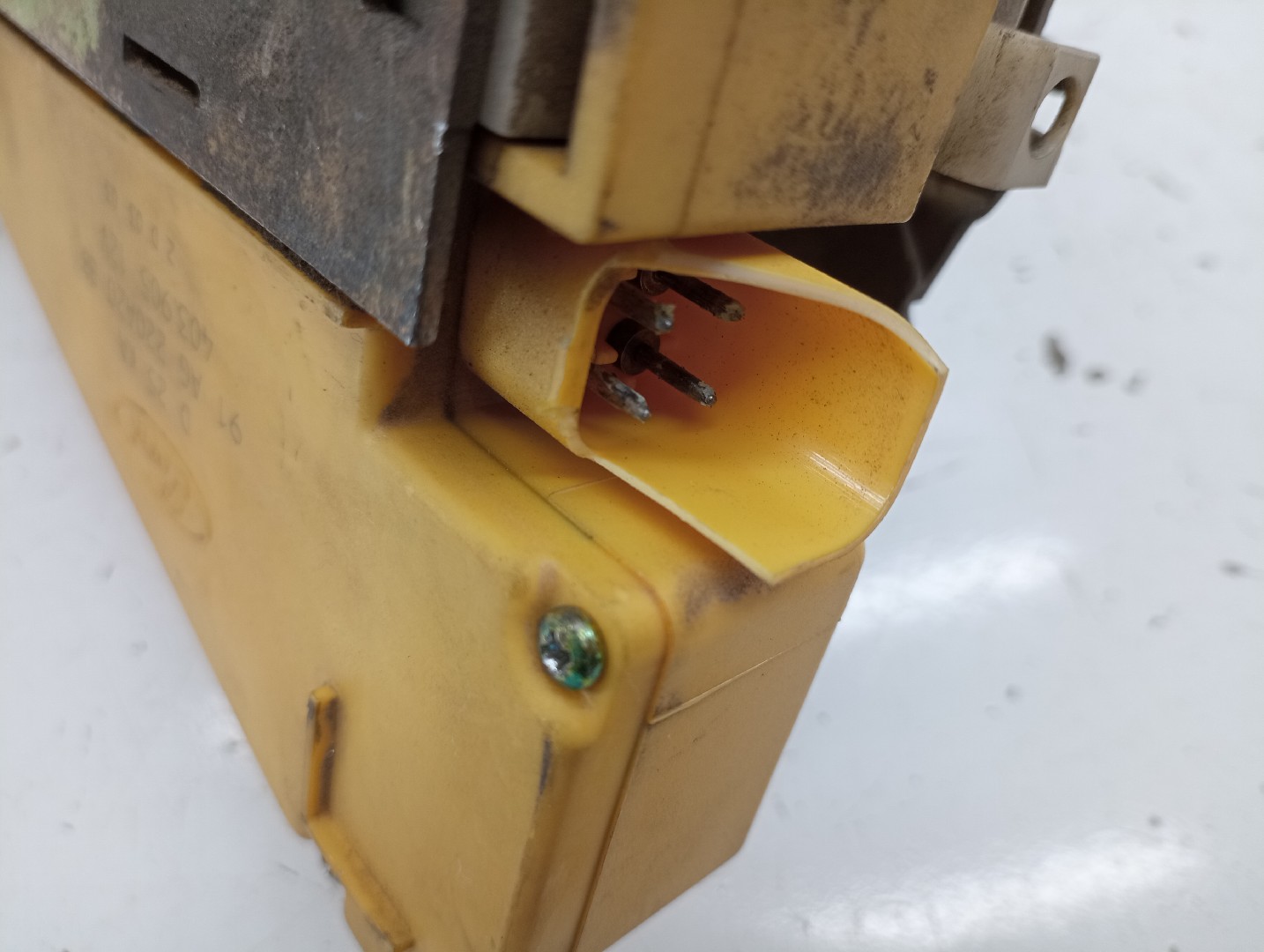 Fecho da Porta Frente Esquerdo FORD ESCORT 91 Express (AVF) | 90 - 94 Imagem-8