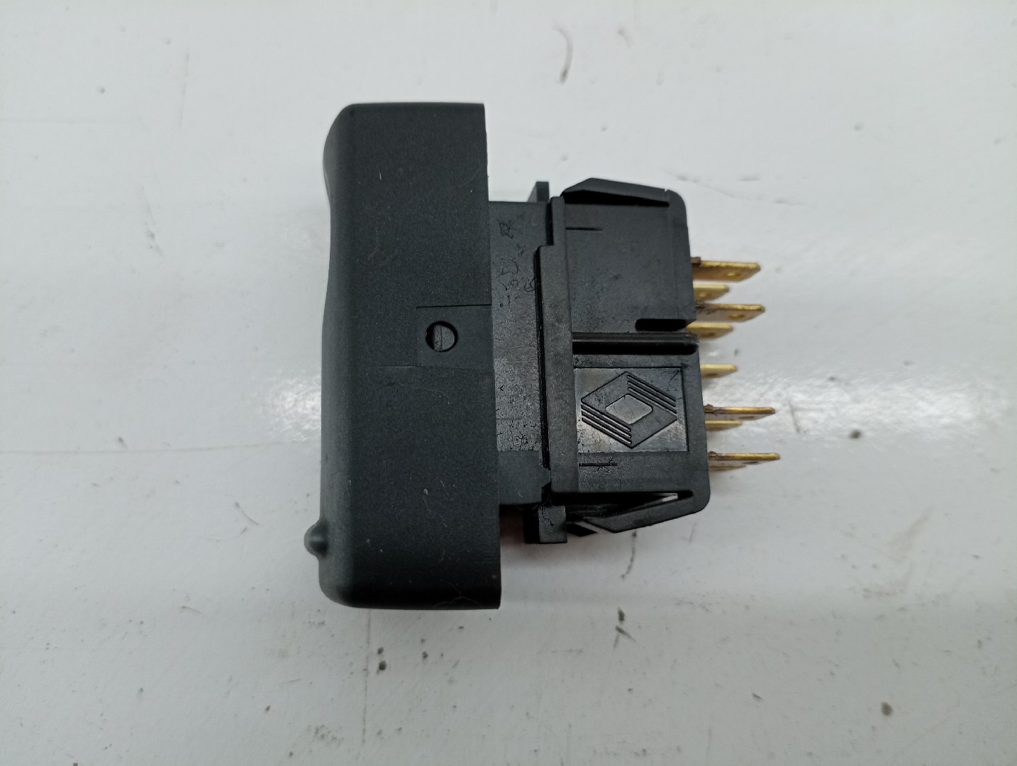 Botão dos 4 piscas RENAULT 19 II (B/C53_) | 91 - 01 Imagem-1