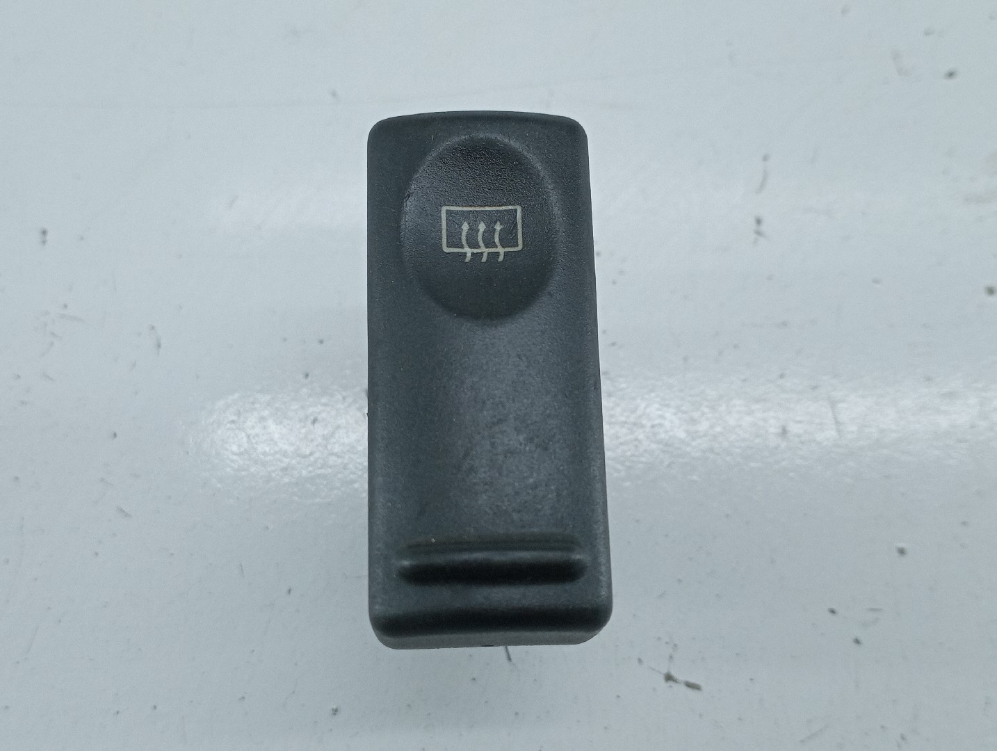 Botão desembaciador de vidro traseiro RENAULT 19 II (B/C53_) | 91 - 01 Imagem-4