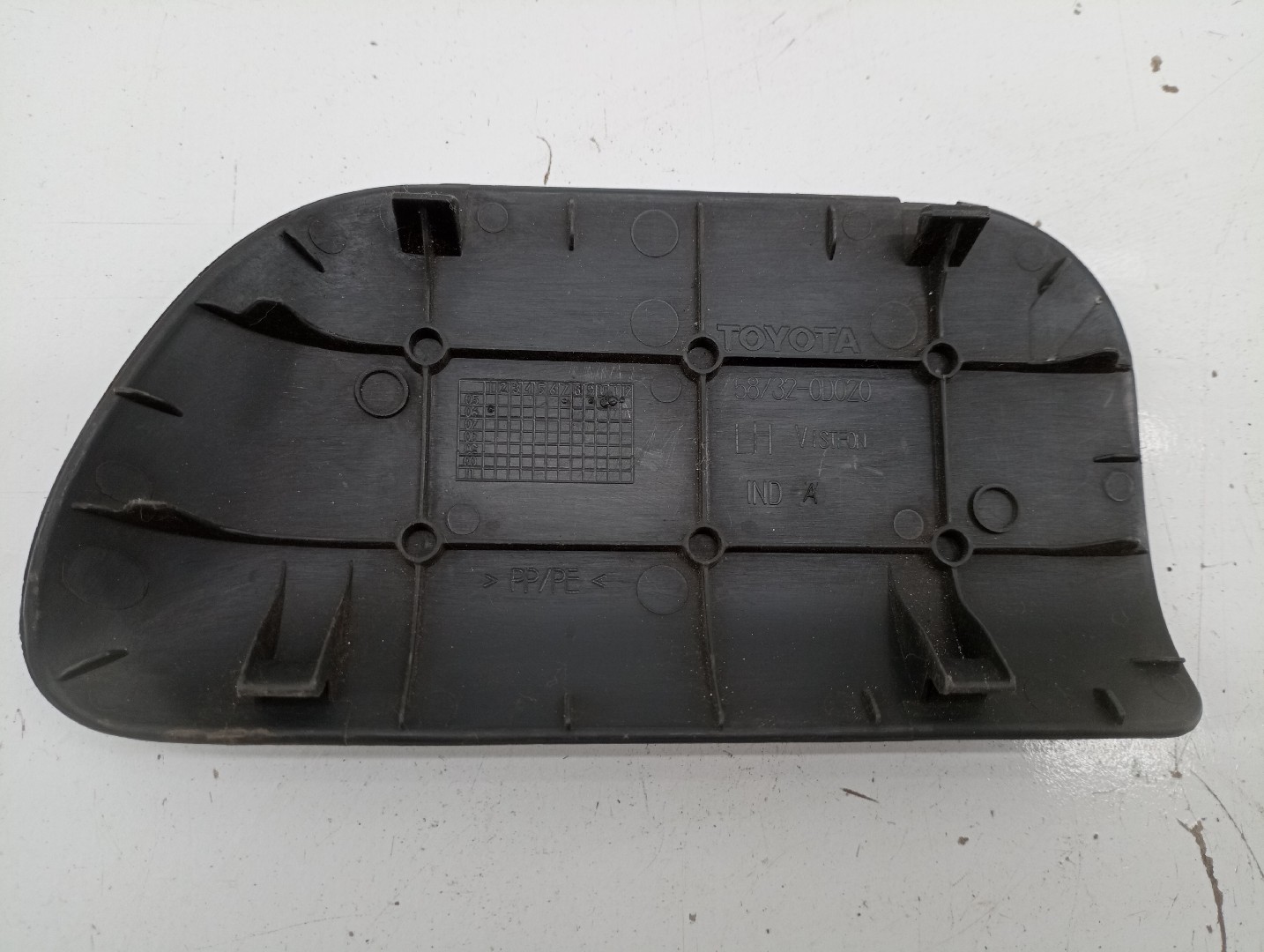 Acabamento de mala TOYOTA YARIS (_P9_) | 05 - 14 Imagem-1