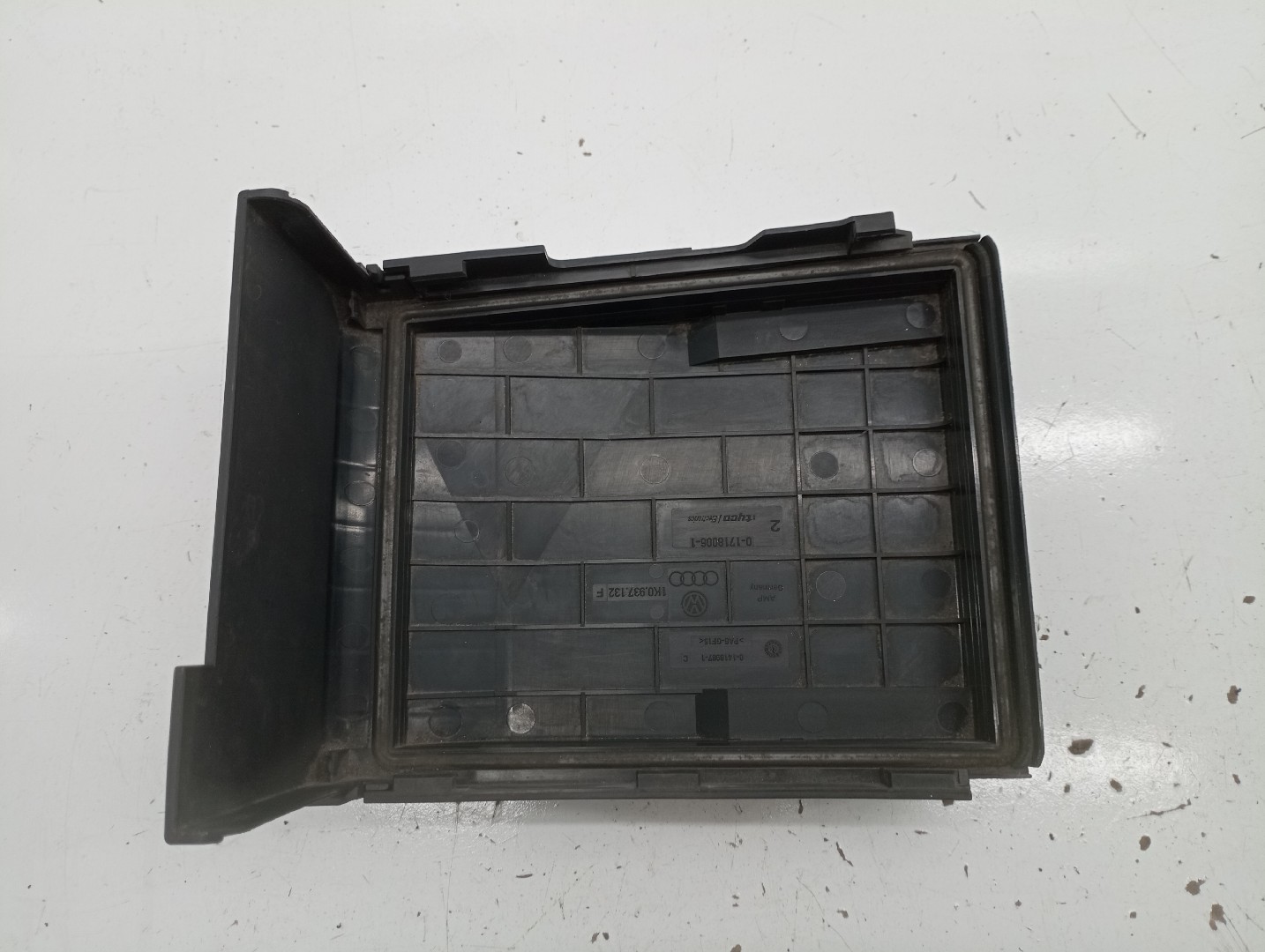 Tampa de caixa de fusiveis VOLKSWAGEN GOLF V (1K1) | 03 - 09 Imagem-2