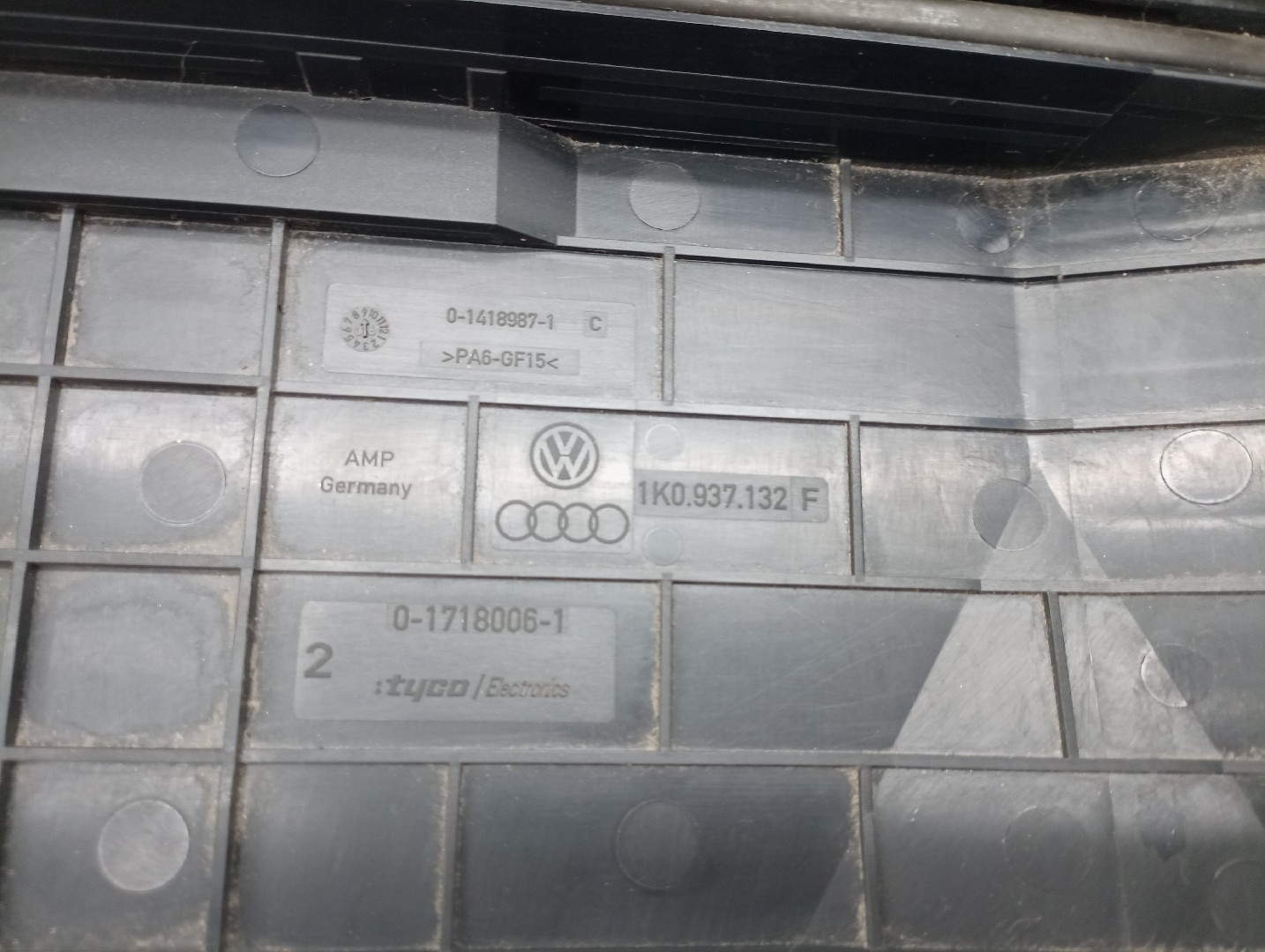 Tampa de caixa de fusiveis VOLKSWAGEN GOLF V (1K1) | 03 - 09 Imagem-3