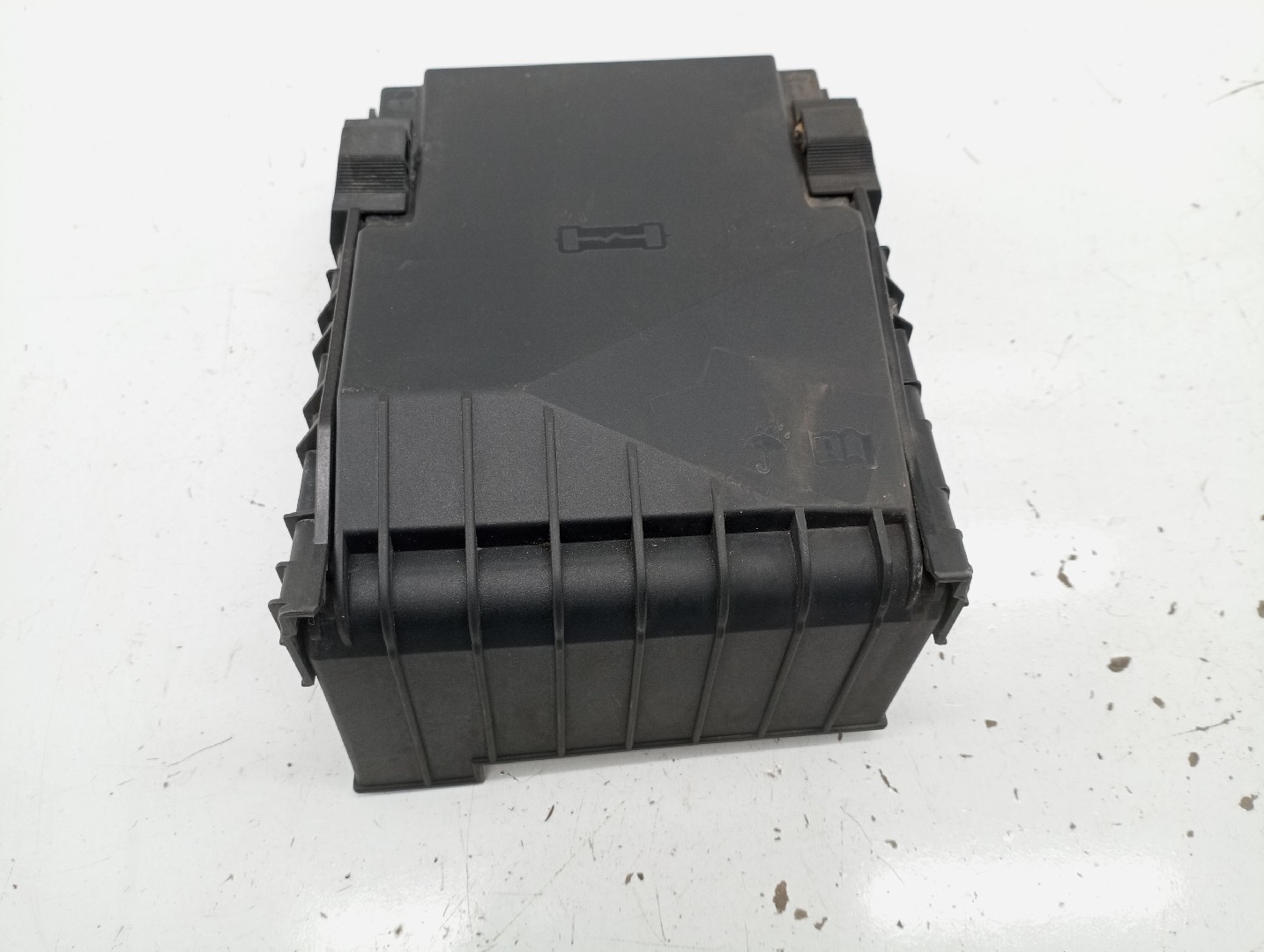Tampa de caixa de fusiveis VOLKSWAGEN GOLF V (1K1) | 03 - 09 Imagem-1