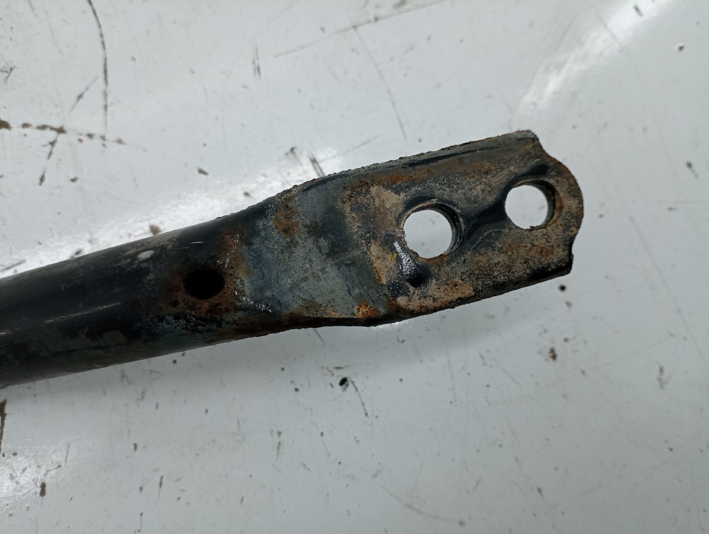 Suporte inferior do Charriot HONDA CIVIC VI Fastback (MA, MB) | 94 - 01 Imagem-1