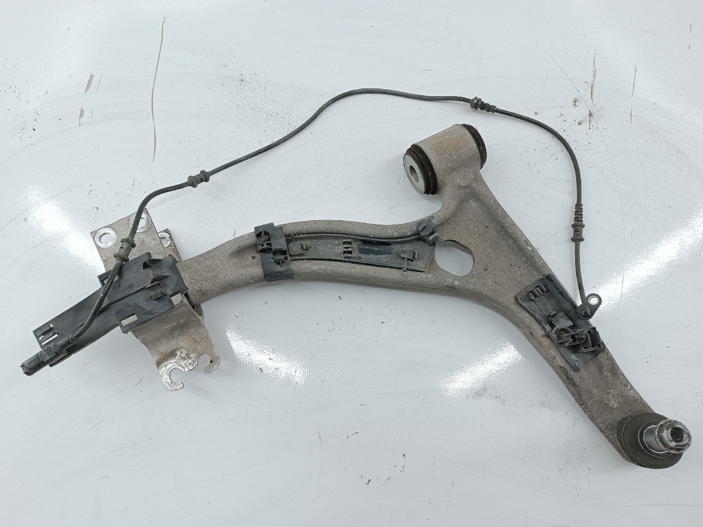 Braço de suspensão frente direito MERCEDES-BENZ CLA Shooting Brake (X117) | 15 - 19