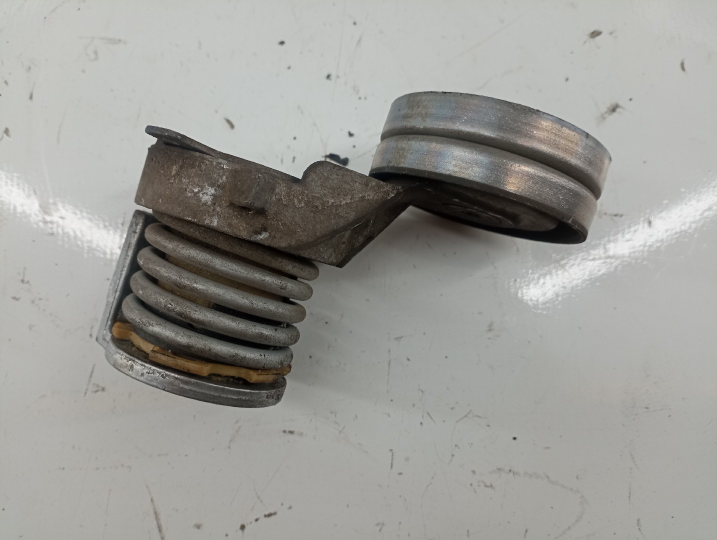 Rolo tensor, correia trapezoidal VOLKSWAGEN GOLF IV (1J1) | 97 - 07 Imagem-1