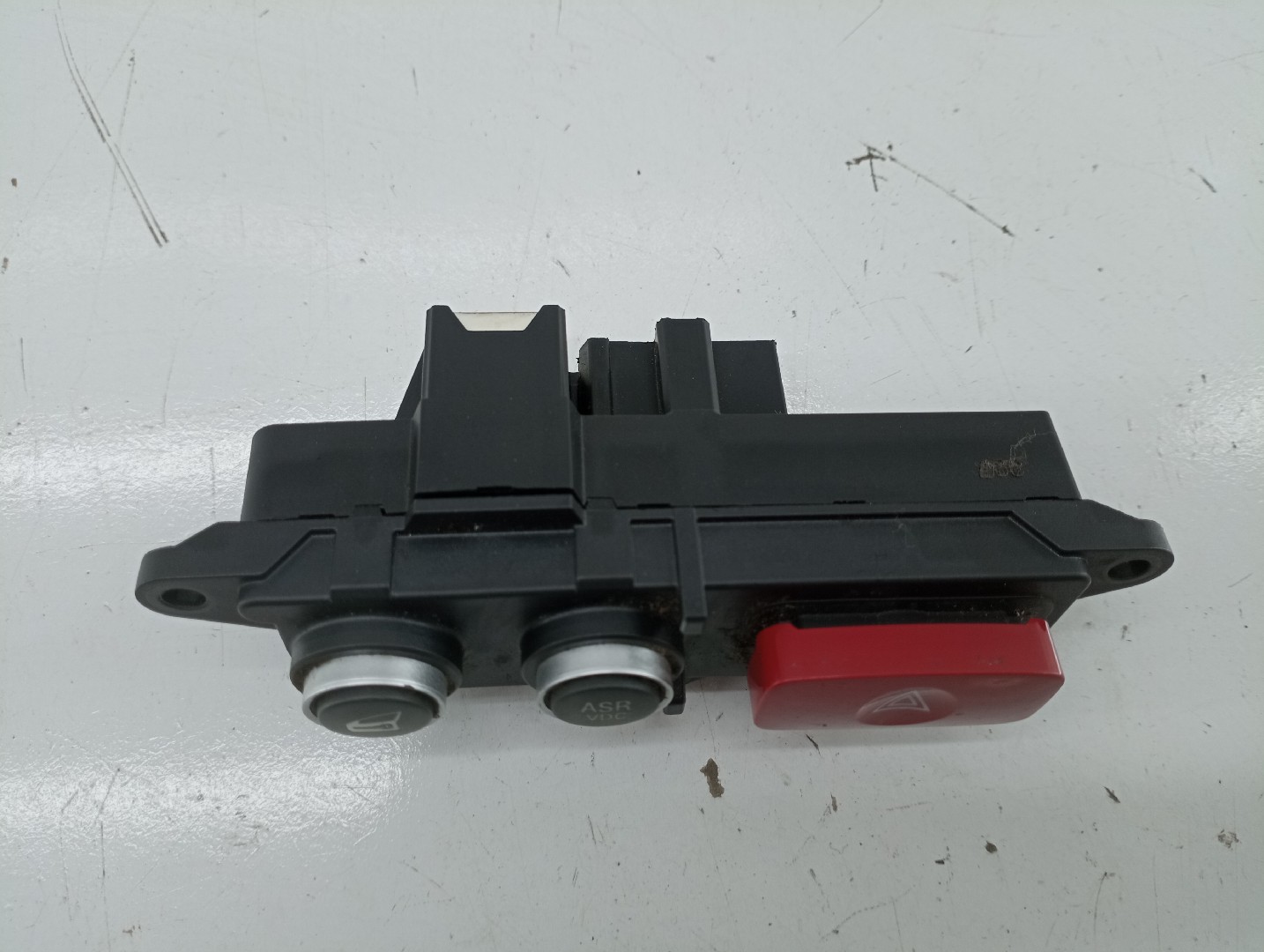 Botão dos 4 piscas ALFA ROMEO 159 (939_) | 05 - 12 Imagem-1