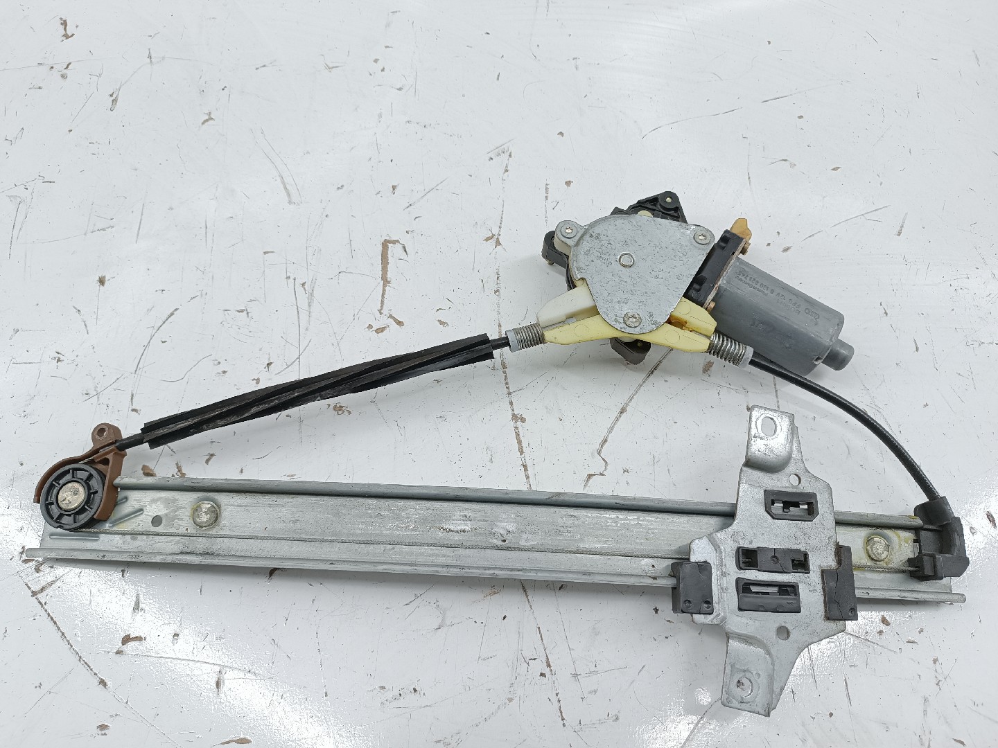 Motor e elevador de vidro trás direito TOYOTA AVENSIS (_T22_) | 97 - 03