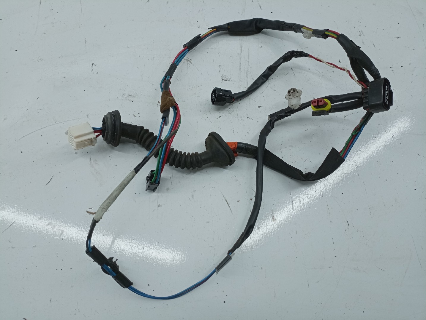 Instalação eléctrica porta trás direita TOYOTA AVENSIS (_T22_) | 97 - 03 Imagem-1