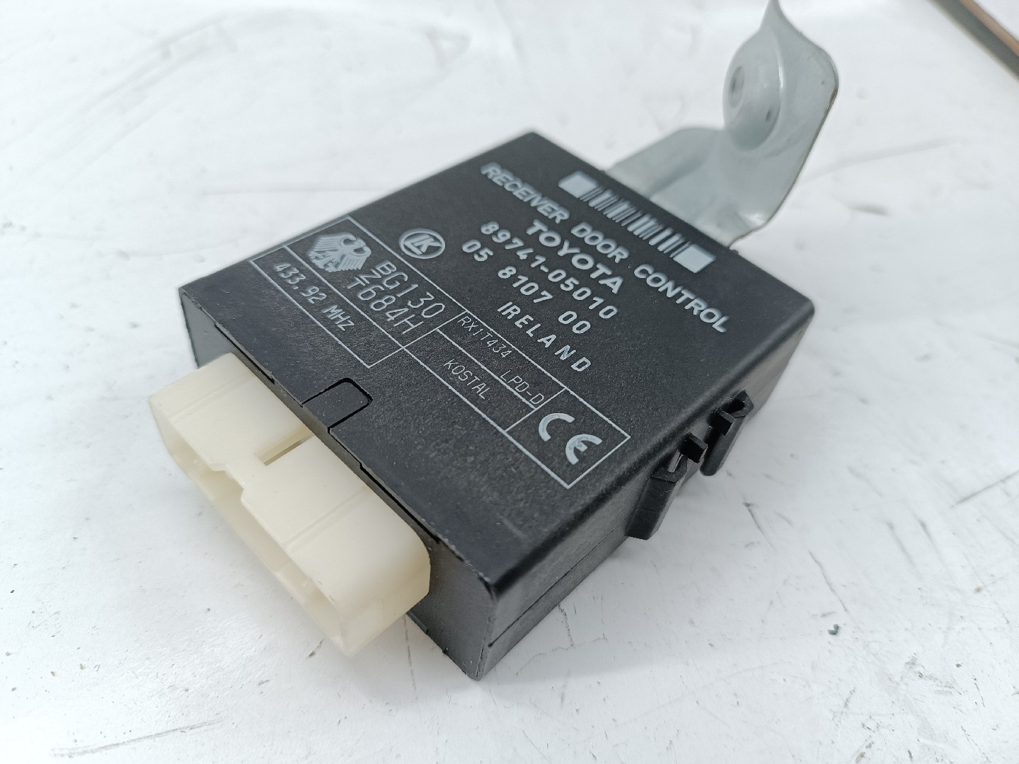 Centralina do Fecho Central TOYOTA AVENSIS (_T22_) | 97 - 03 Imagem-2