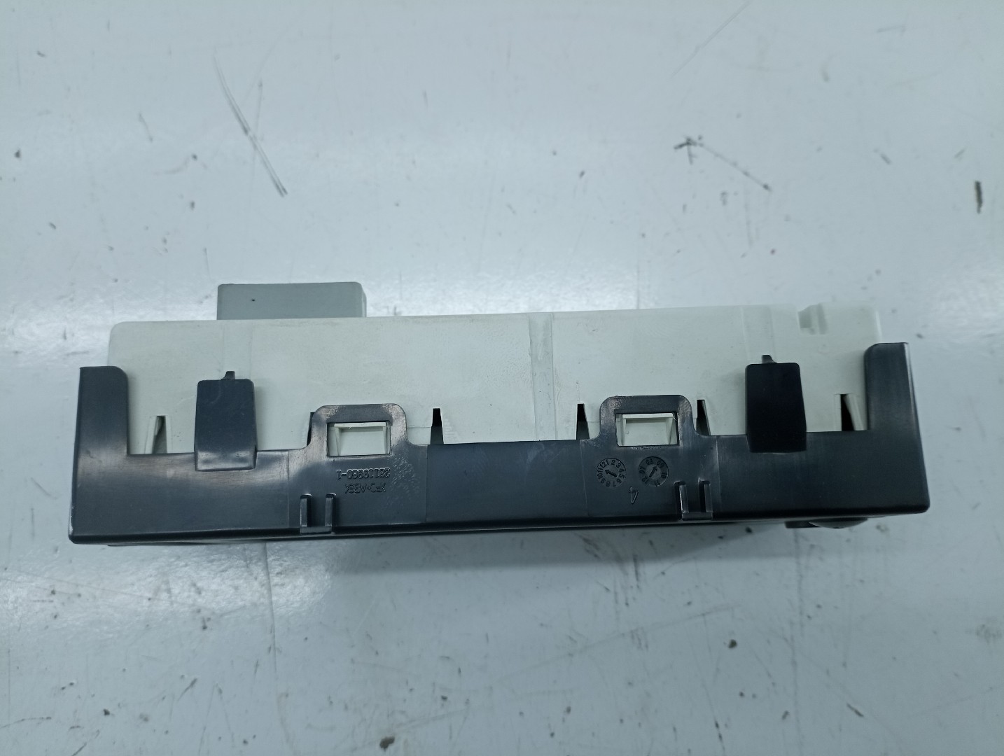 Display RENAULT CLIO III (BR0/1, CR0/1) | 05 -  Imagem-1