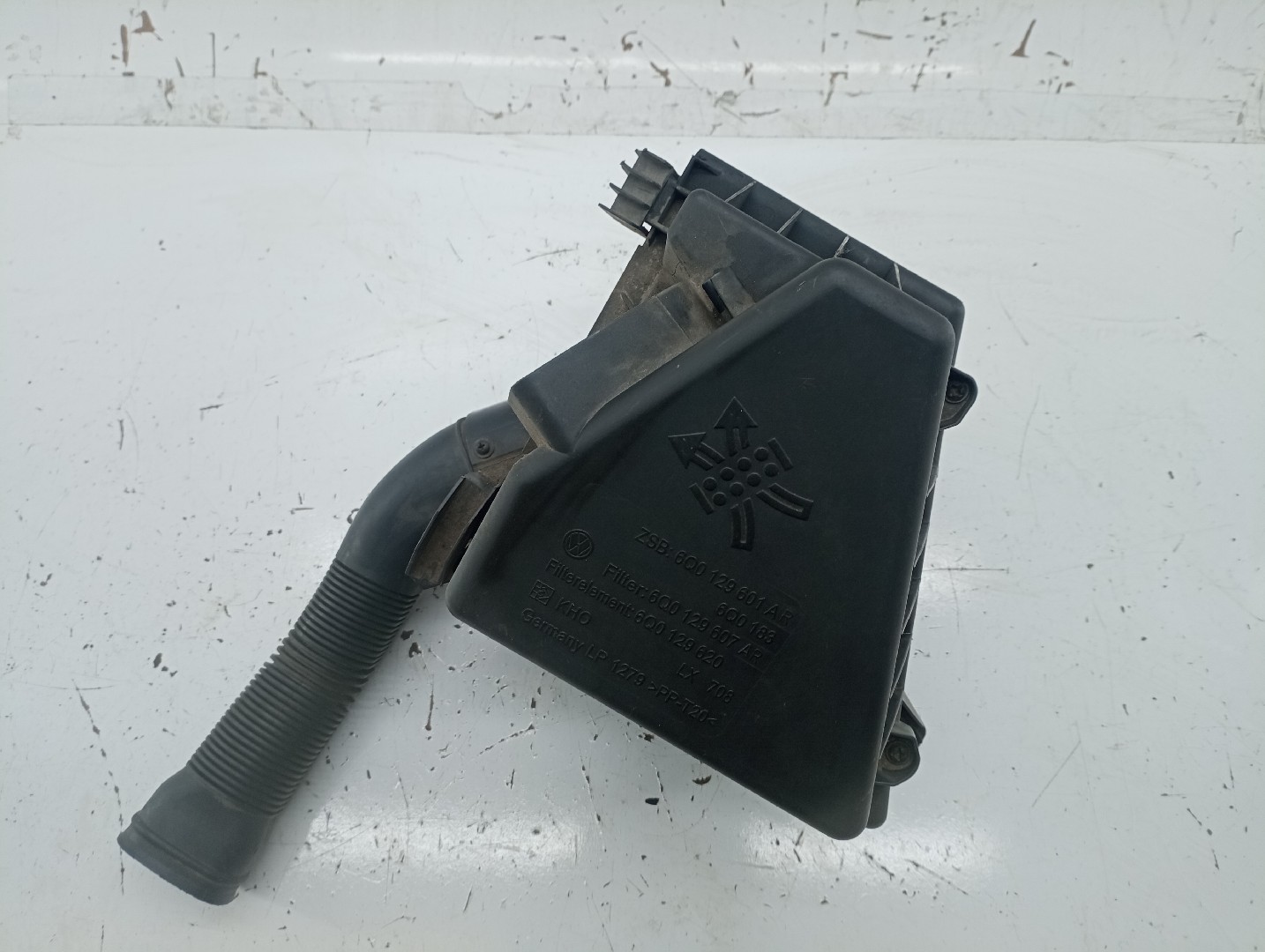 Caixa de filtro de ar VOLKSWAGEN POLO (9N_) | 01 - 14