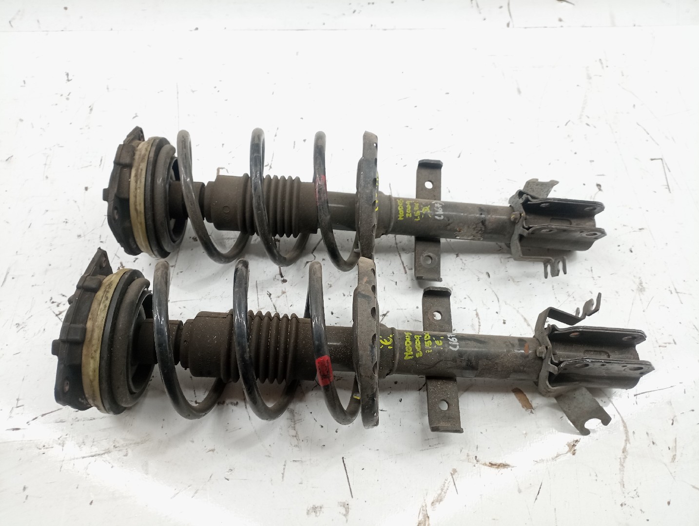 Amortecedores da frente RENAULT MODUS / GRAND MODUS (F/JP0_) | 04 - 