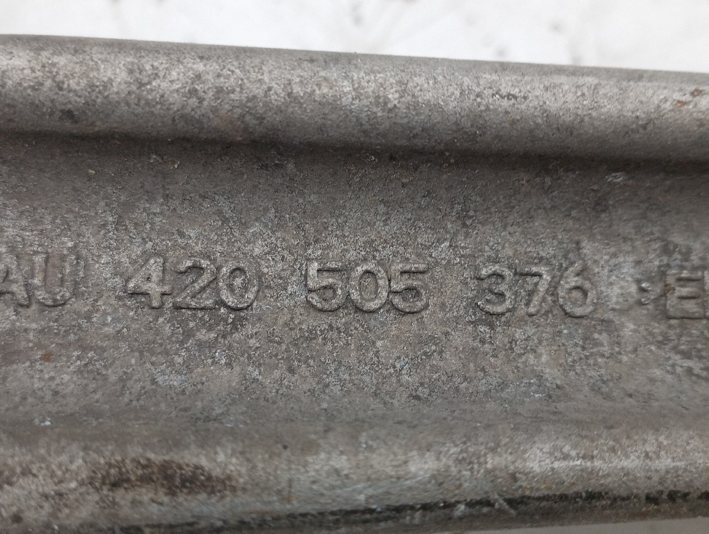 Braço de Suspensão traseiro direito AUDI R8 (422, 423) | 07 - 15 Imagem-1
