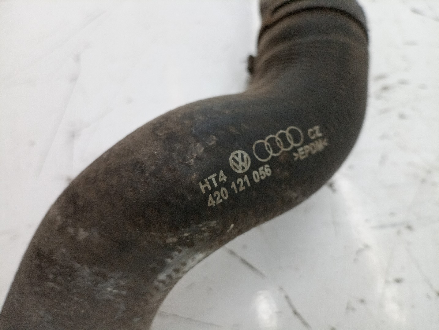 Tubo de Água AUDI R8 (422, 423) | 07 - 15 Imagem-1