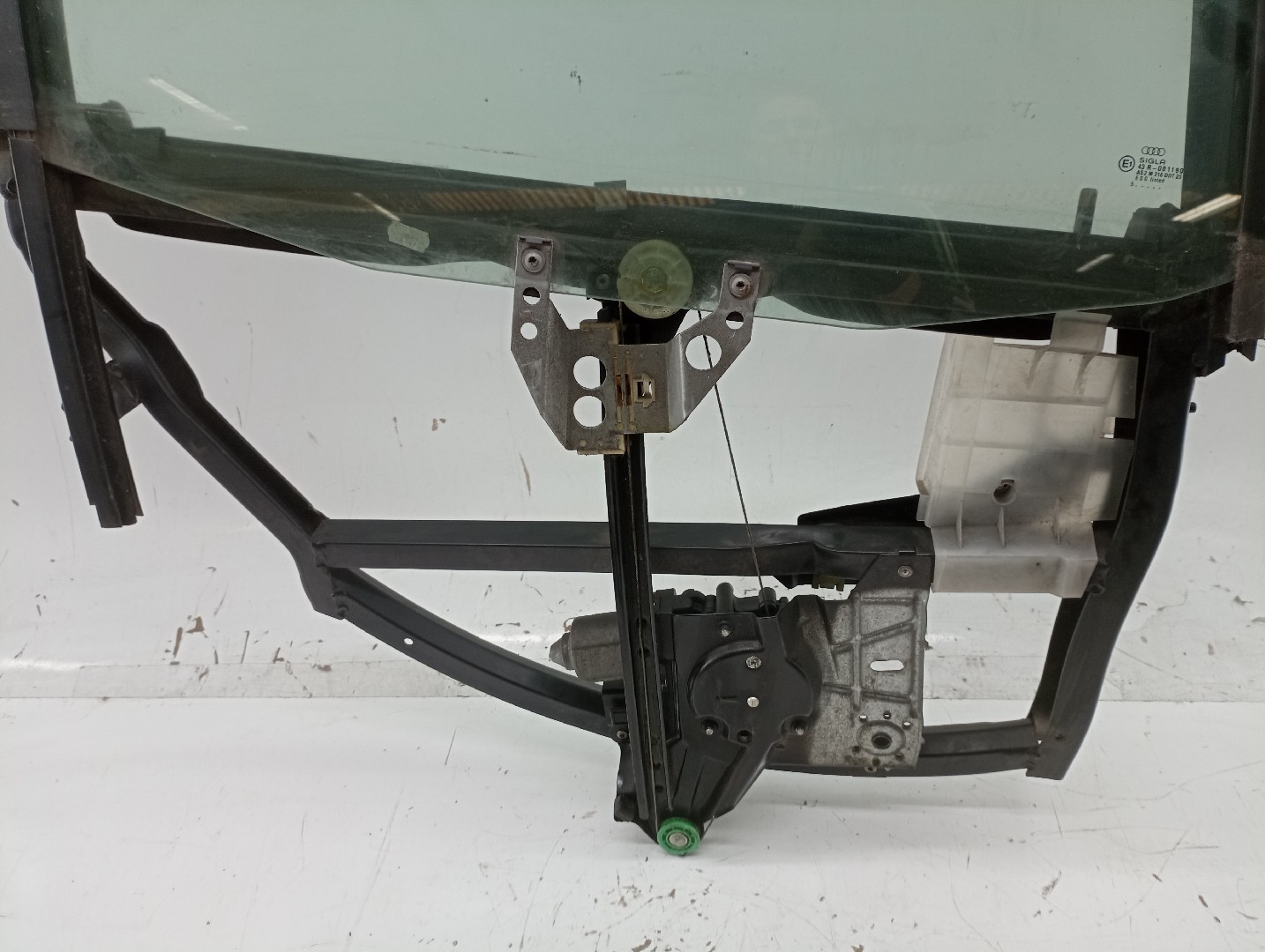 Estrutura de Porta AUDI A4 (8D2, B5) | 94 - 01 Imagem-2