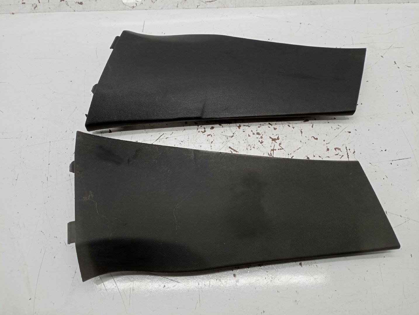 Acabamento de pilar B inferior RENAULT MEGANE IV três volumes | 16 - 