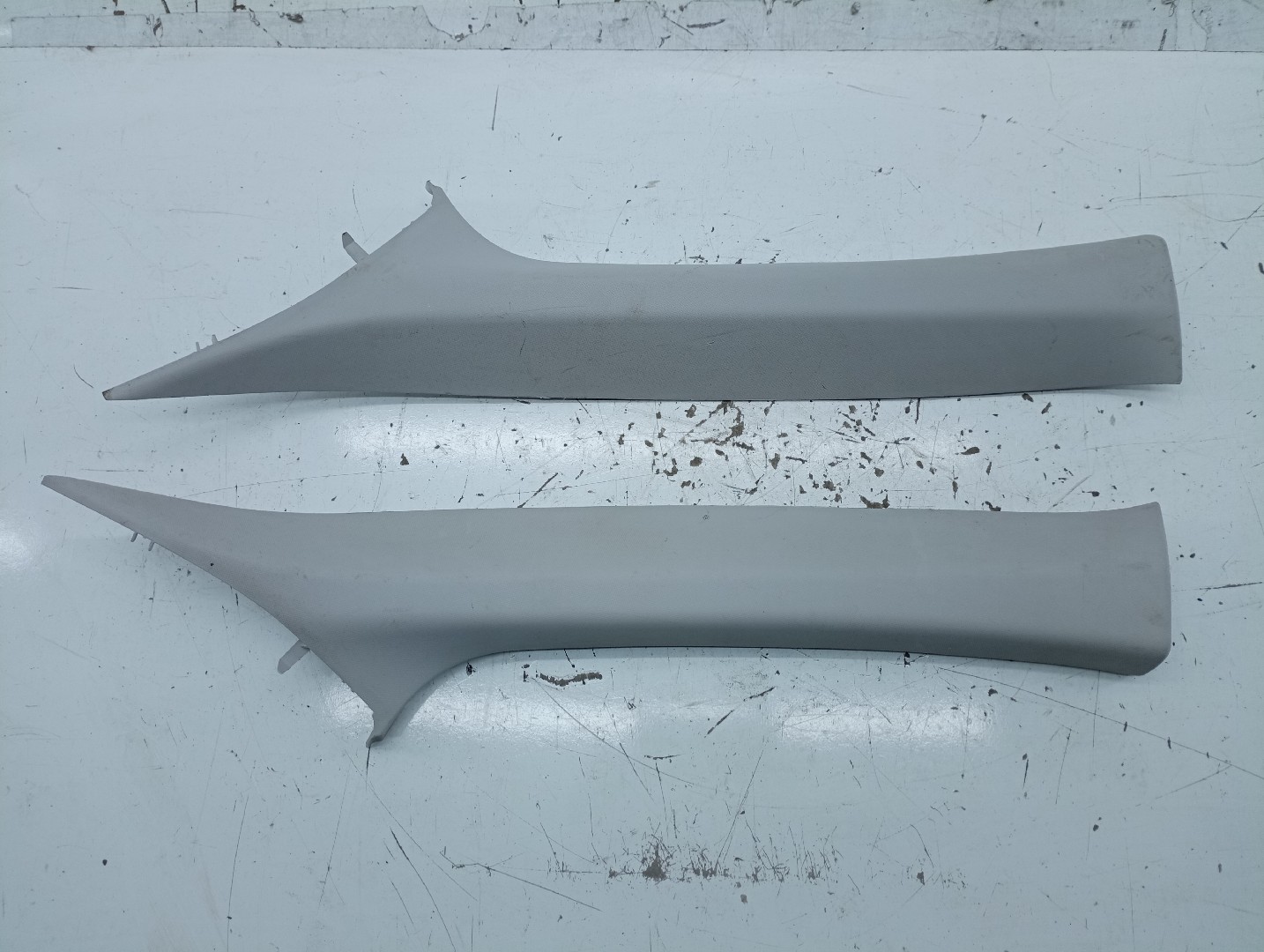 Moldura de pilar A RENAULT MEGANE IV três volumes | 16 - 
