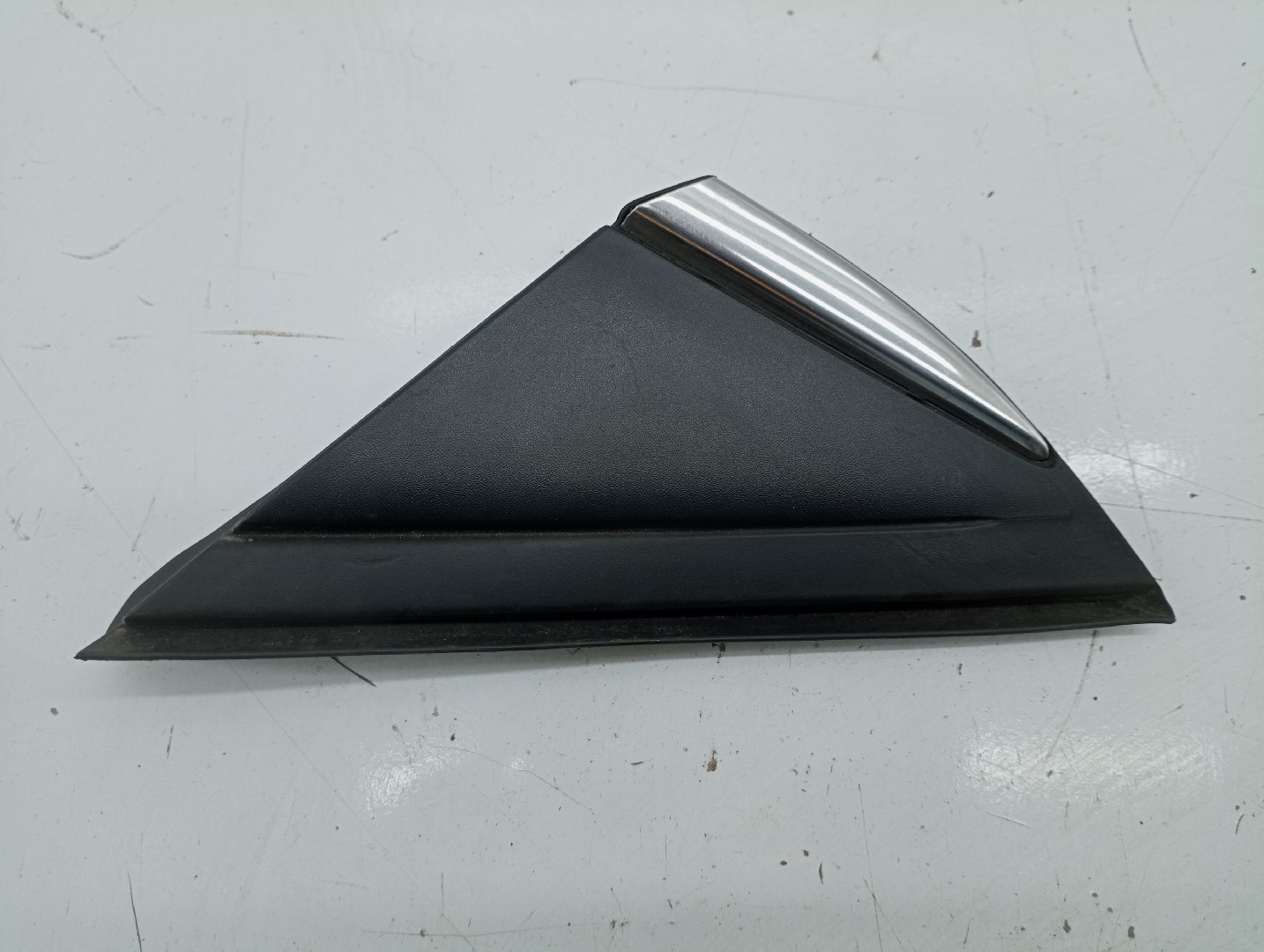 Acabamento de Guarda-Lamas RENAULT MEGANE IV três volumes | 16 - 