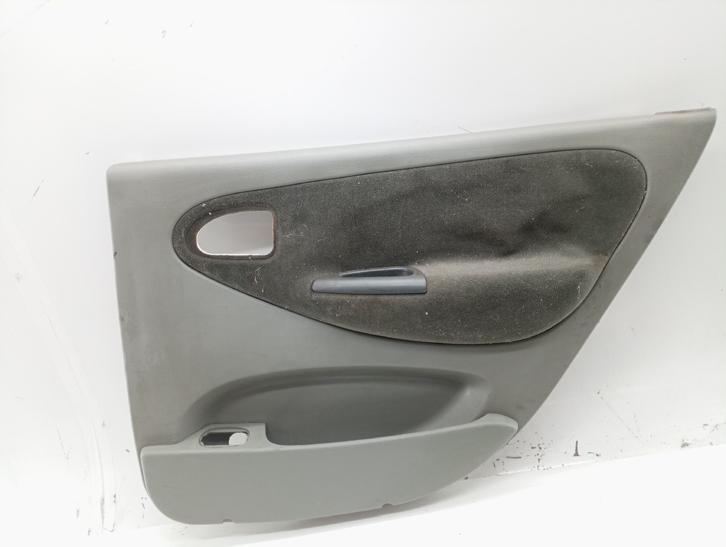 Quartela de porta trás direita RENAULT MEGANE Scenic (JA0/1_) | 96 - 01
