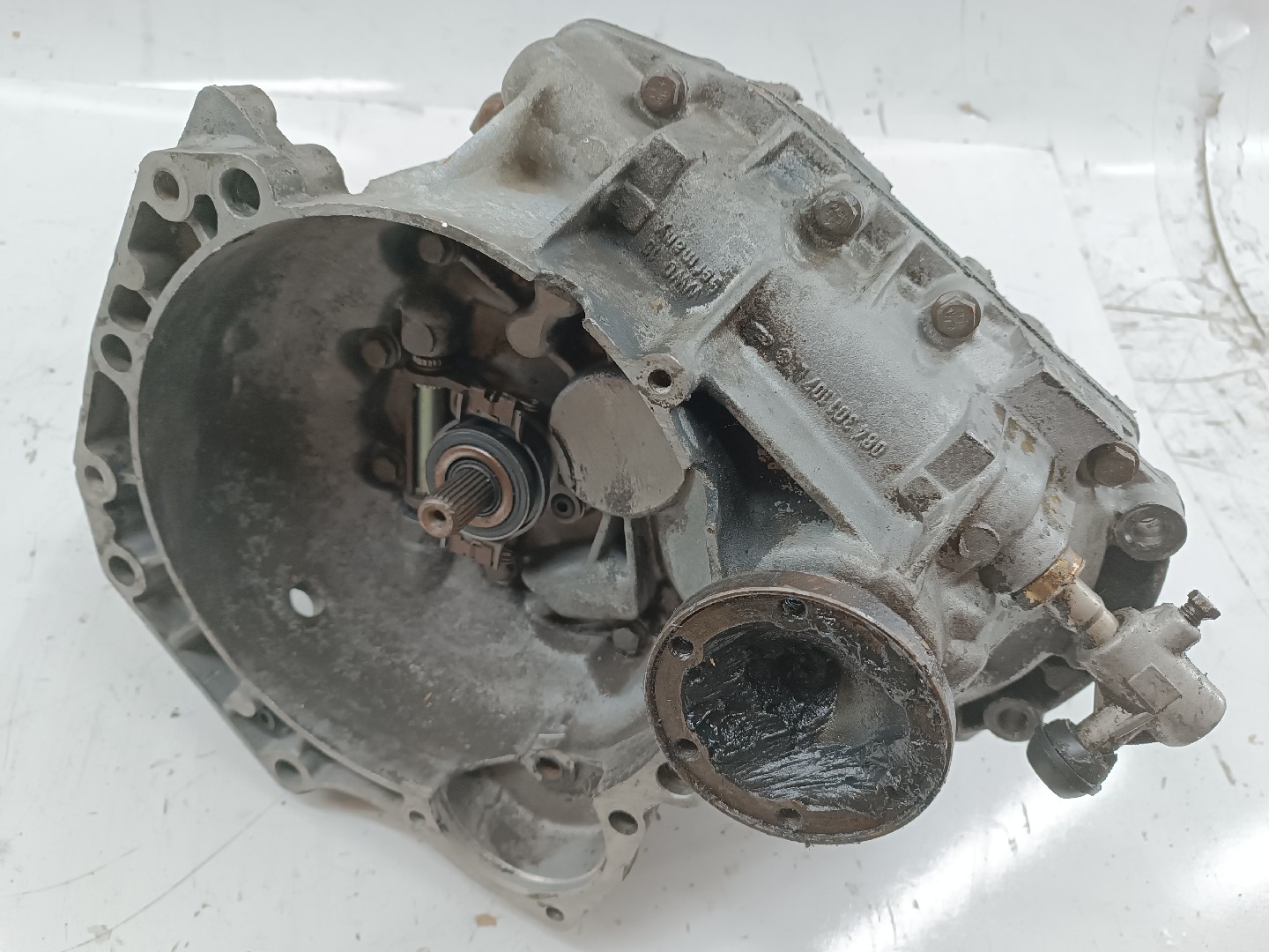 Caixa de velocidades VOLKSWAGEN JETTA II (19E, 1G2, 165) | 83 - 92 Imagem-1