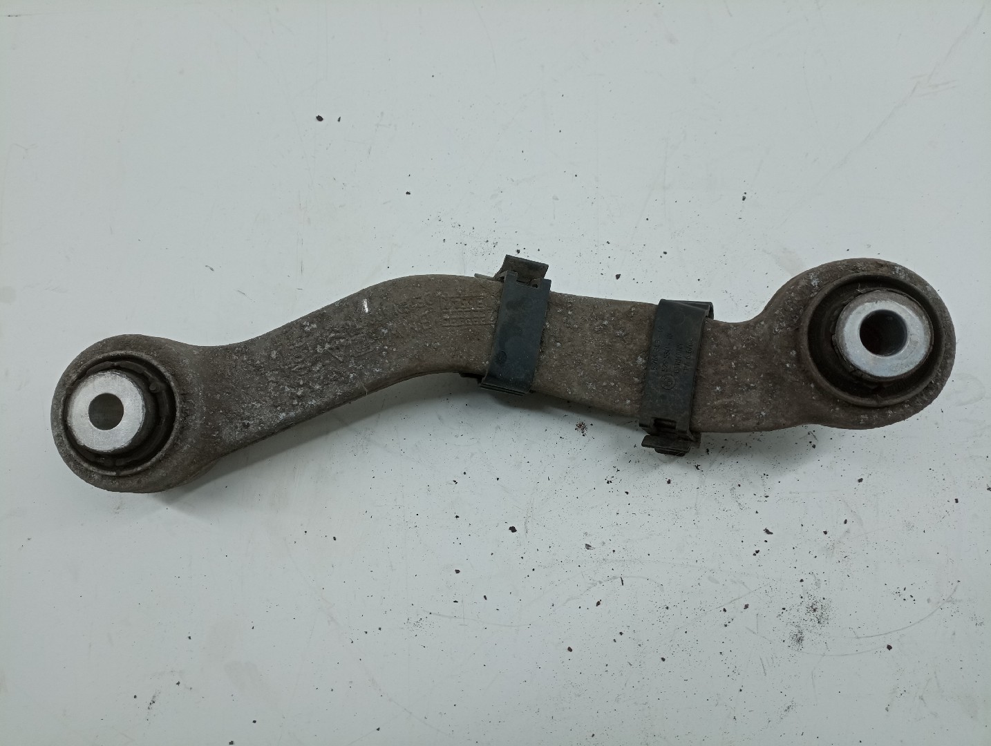 Braço de suspensão traseiro esquerdo BMW 5 (F10) | 09 - 16
