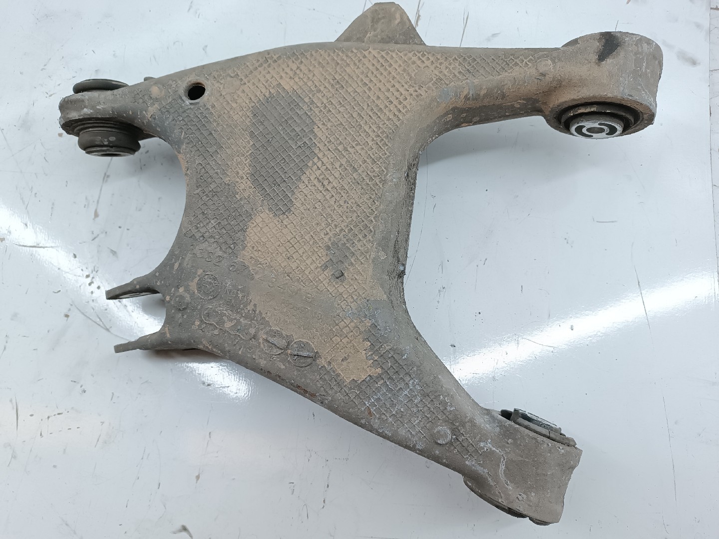 Braço de suspensão traseiro esquerdo BMW 5 (F10) | 09 - 16
