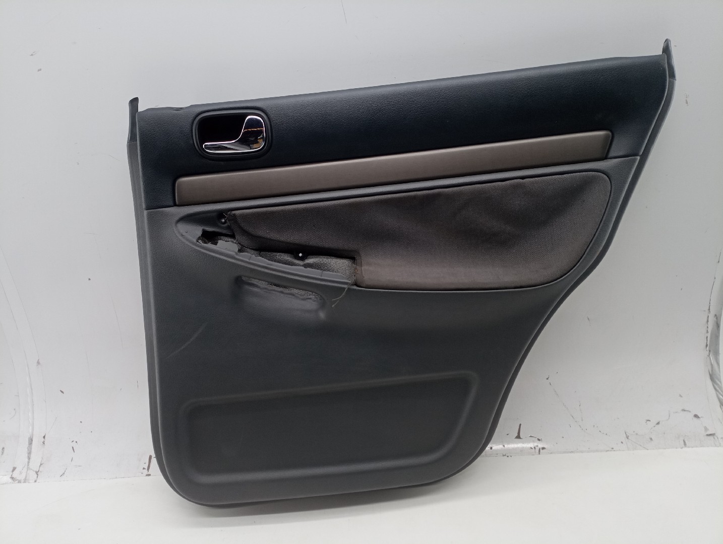 Quartela de porta trás direita AUDI A4 (8D2, B5) | 94 - 01