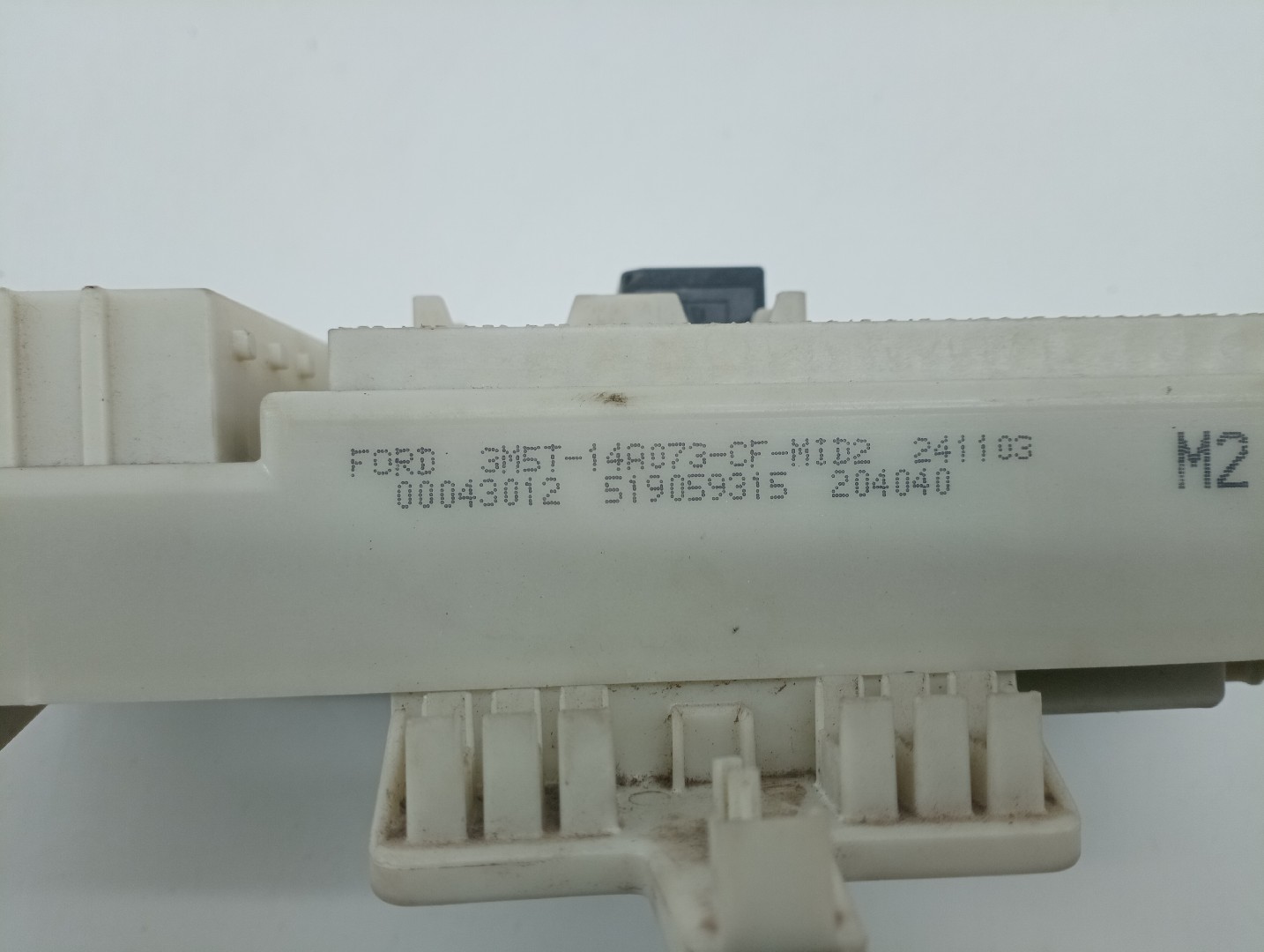 Caixa de fusíveis e relés FORD C-MAX (DM2) | 07 - 10 Imagem-1