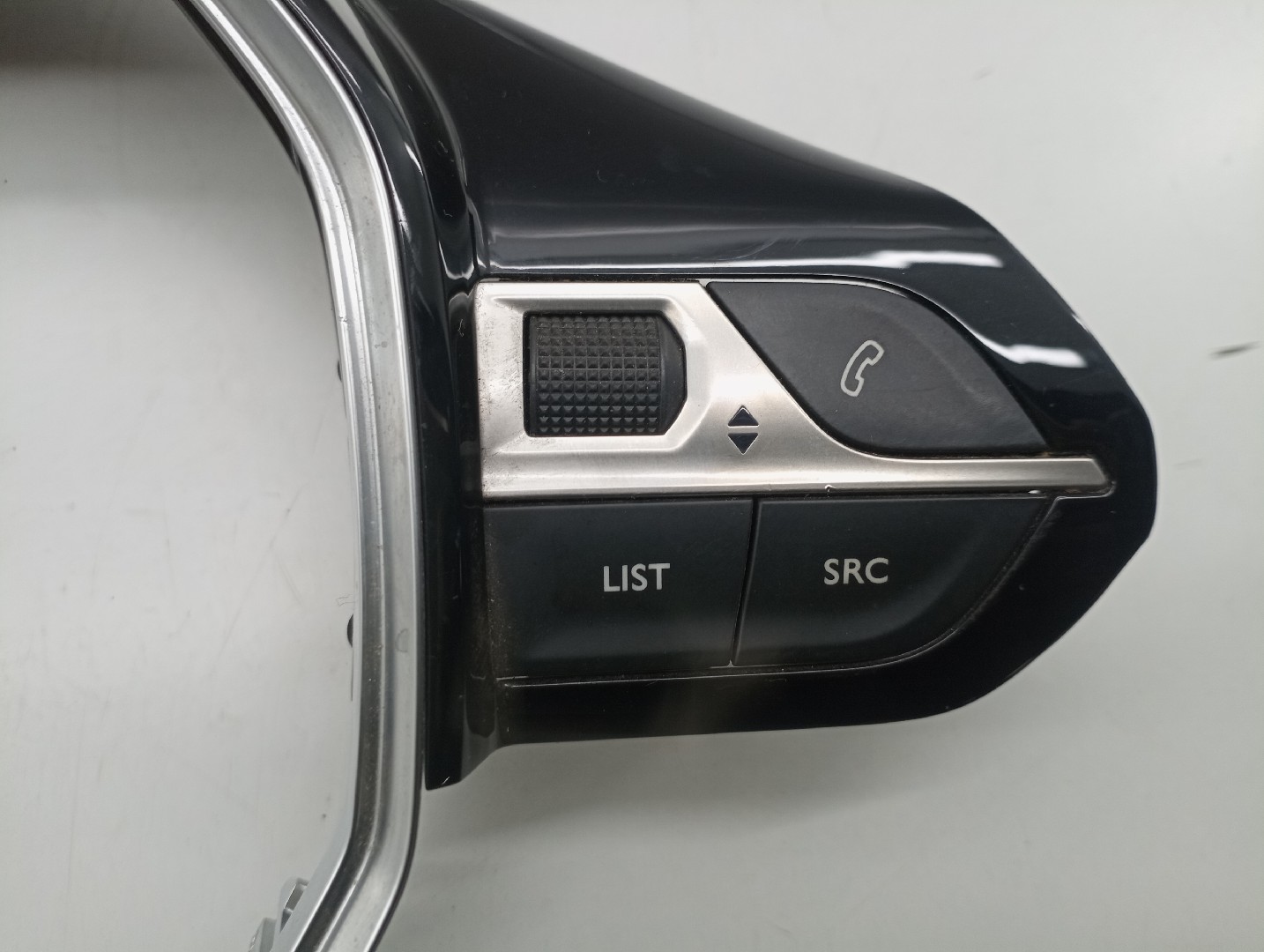 Comandos do Volante PEUGEOT 208 II (UB_, UP_, UW_, UJ_) | 19 -  Imagem-2
