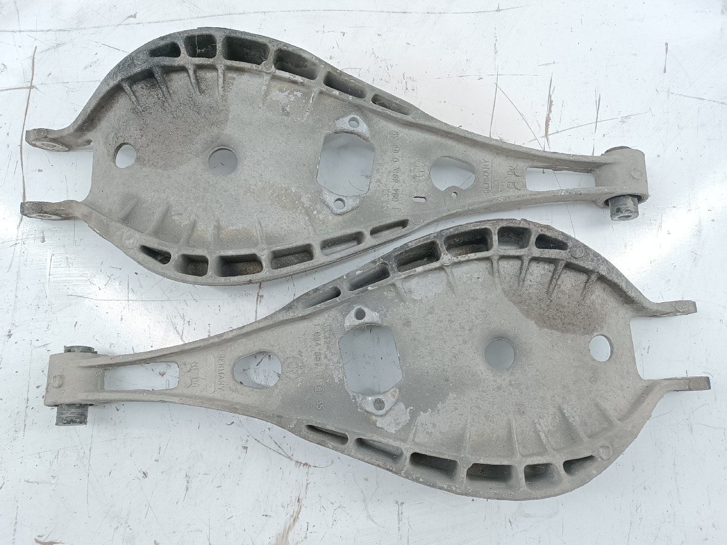 Braços de suspensão traseiros esquerdo / direito BMW 3 (E46) | 97 - 05