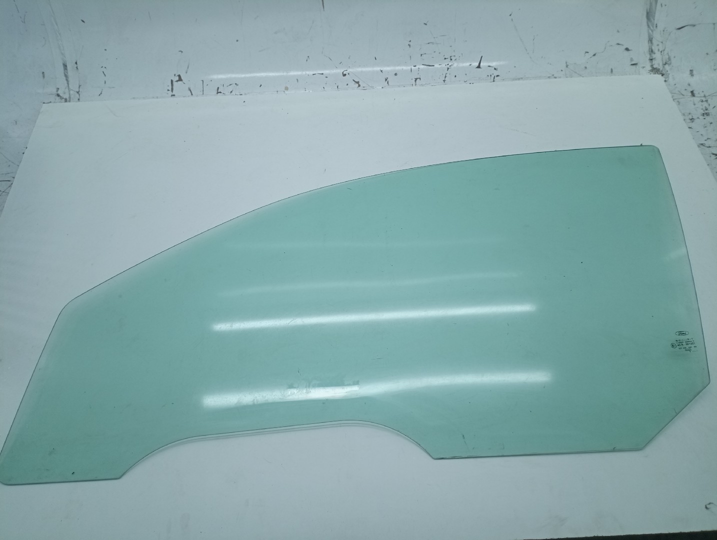 Vidro de Porta Frente Esquerdo FORD FOCUS (DAW, DBW) | 98 - 09