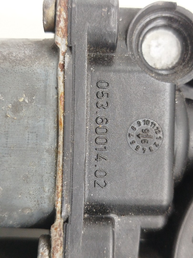 Motor de vidro frente esquerdo AUDI A4 Avant (8D5, B5) | 94 - 02 Imagem-2