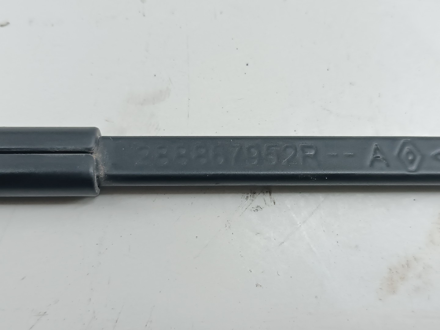 Braços das escovas frente RENAULT CAPTUR I (J5_, H5_) | 13 -  Imagem-1