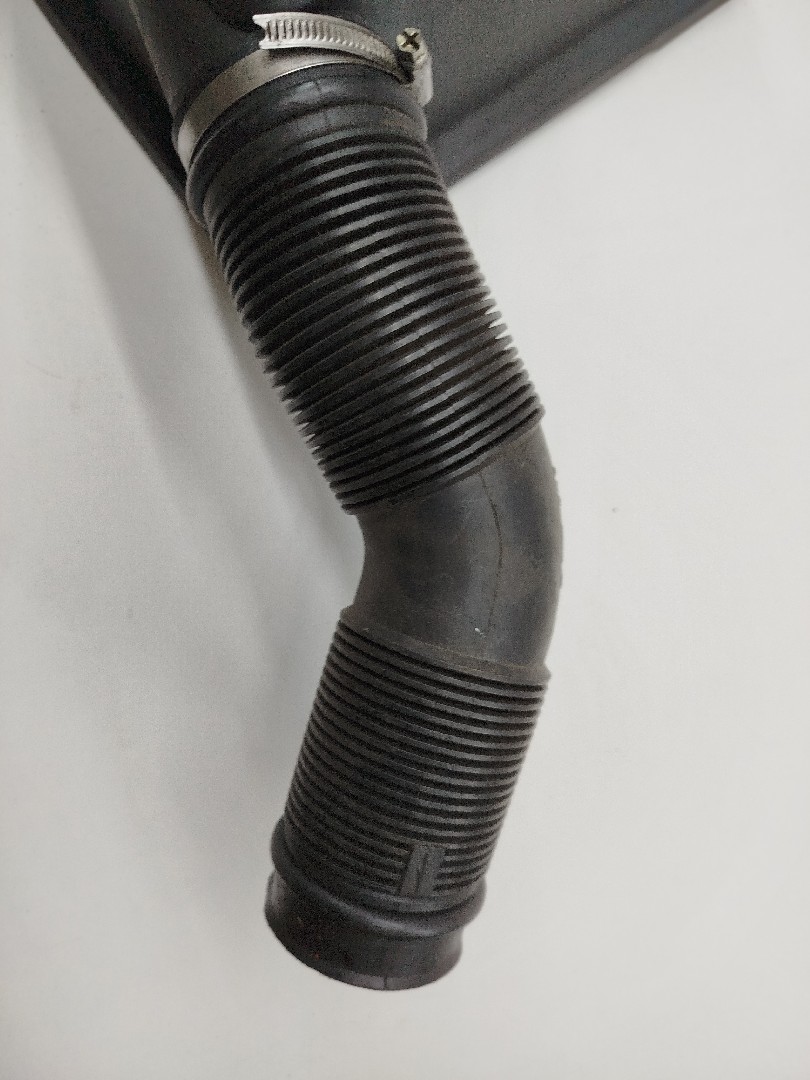 Caixa de filtro de ar com tubo de ar VOLKSWAGEN GOLF III (1H1) | 91 - 98 Imagem-1