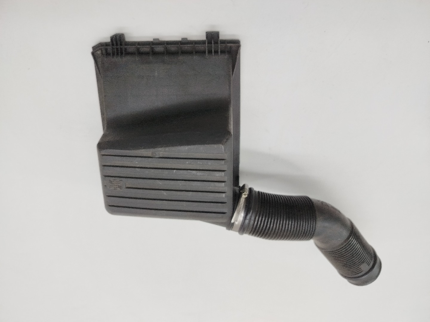 Caixa de filtro de ar com tubo de ar VOLKSWAGEN GOLF III (1H1) | 91 - 98
