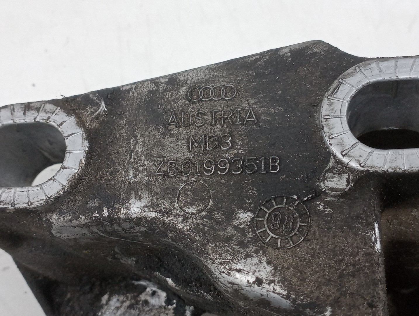 Apoio de motor AUDI A4 (8D2, B5) | 94 - 01 Imagem-1