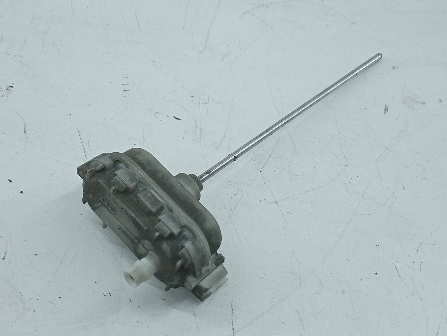 Motor de fecho da mala AUDI A4 (8D2, B5) | 94 - 01 Imagem-2