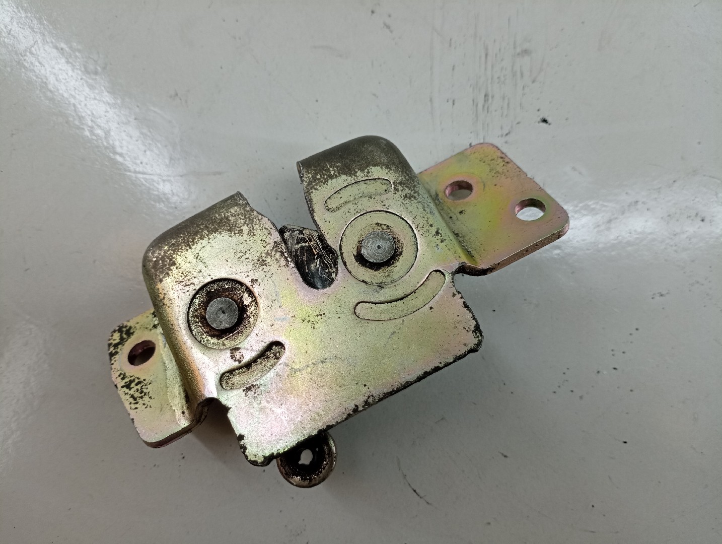 Fecho da Mala KIA SPORTAGE (K00) | 94 - 05