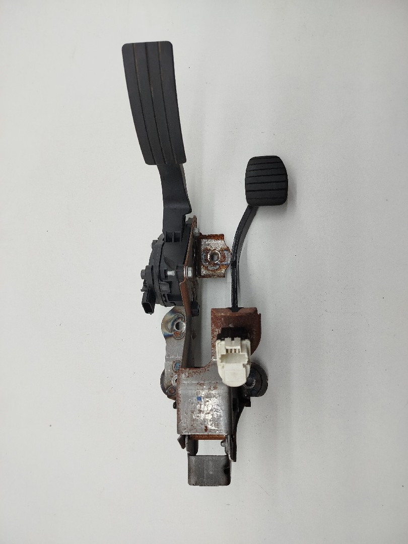 Pedal acelerador e travão RENAULT CAPTUR I (J5_, H5_) | 13 -  Imagem-6