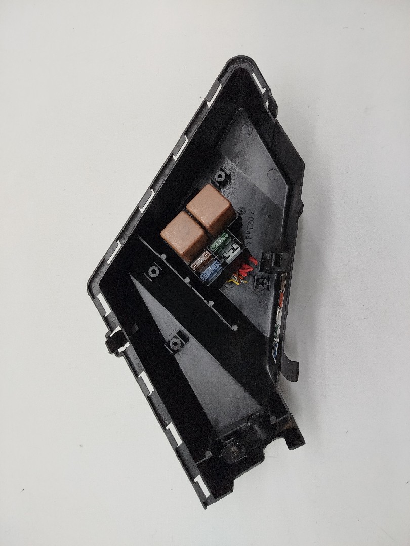 Tampa de caixa de fusiveis RENAULT CAPTUR I (J5_, H5_) | 13 - 