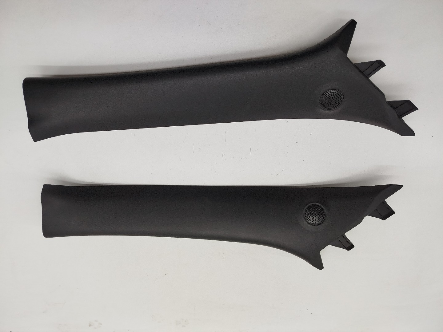 Moldura de pilar A NISSAN JUKE (F15) | 10 - 