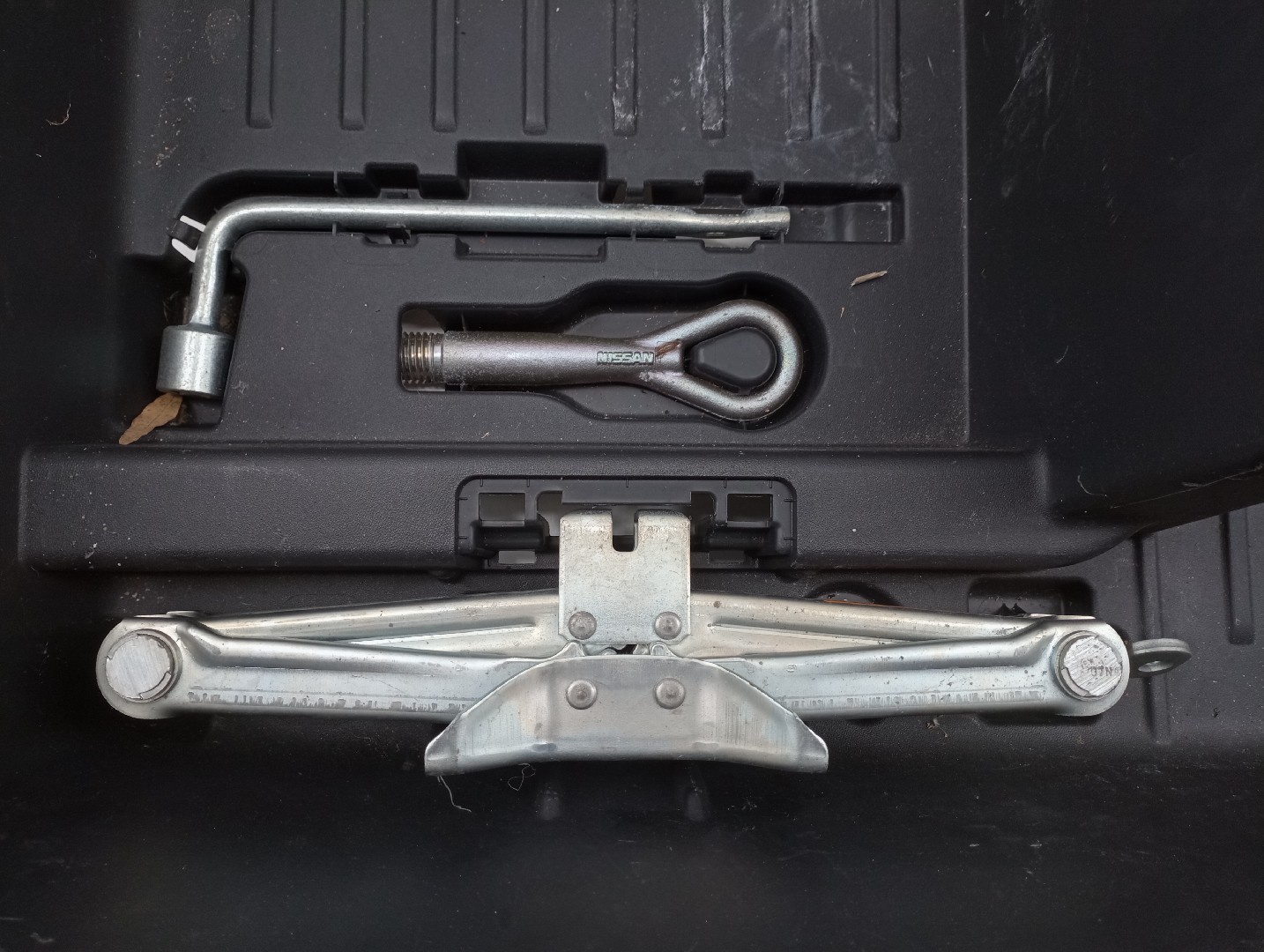 Kit de troca de pneu FORD FOCUS IV Turnier (HP) | 18 -  Imagem-1