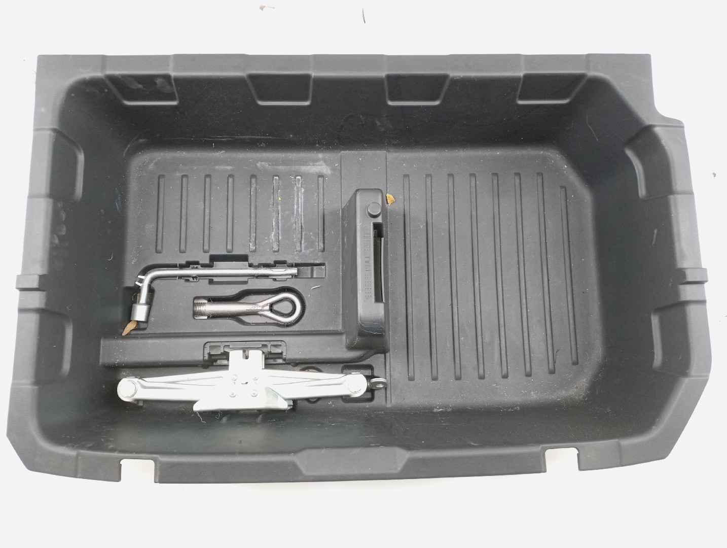 Kit de troca de pneu FORD FOCUS IV Turnier (HP) | 18 -  Imagem-0