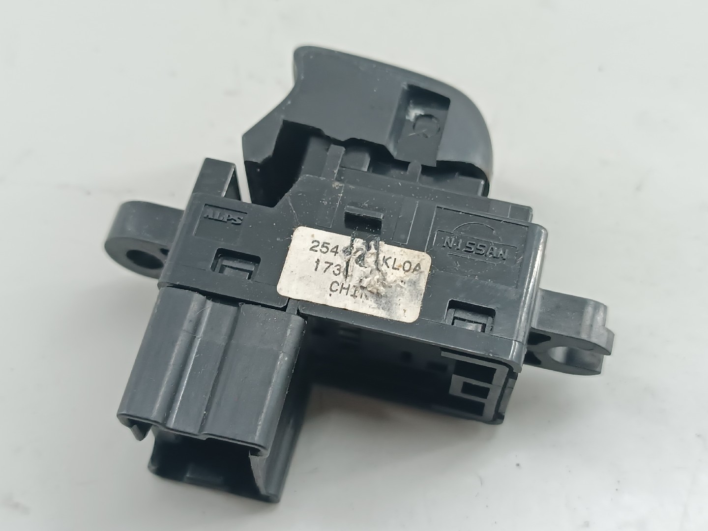 Comutador de vidro frente direito NISSAN JUKE (F15) | 10 - 