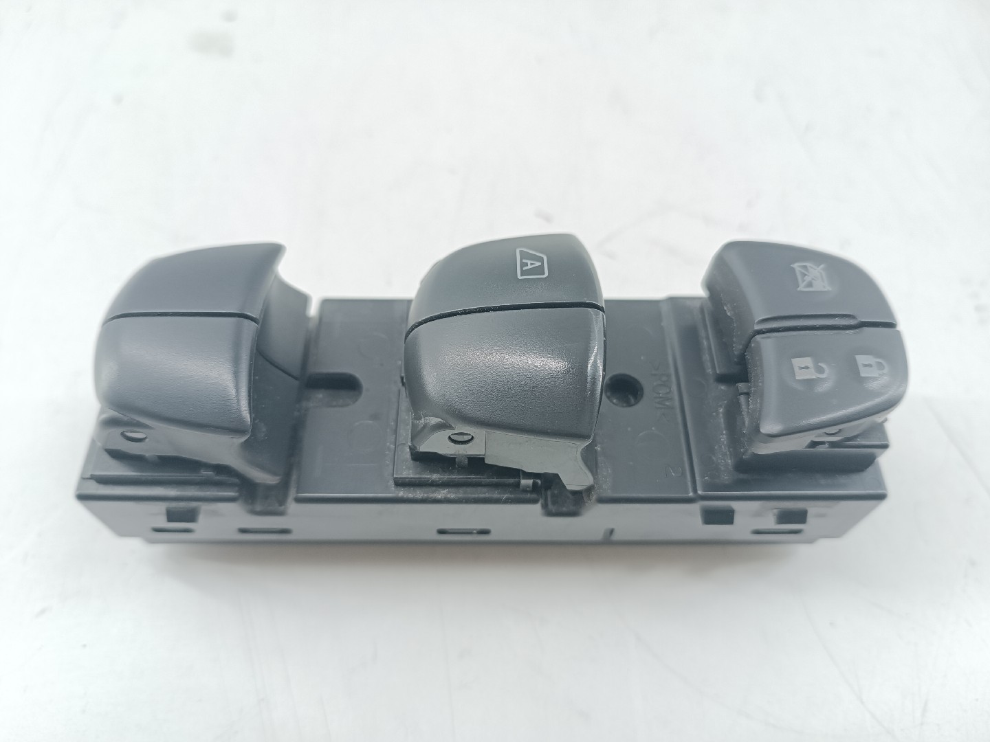 Comutador de vidro frente esquerdo NISSAN JUKE (F15) | 10 - 