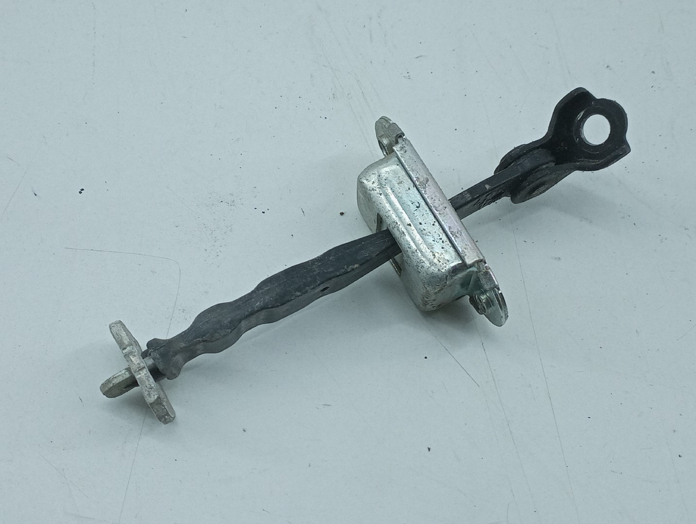 Esticador  / Limitador de porta NISSAN JUKE (F15) | 10 - 