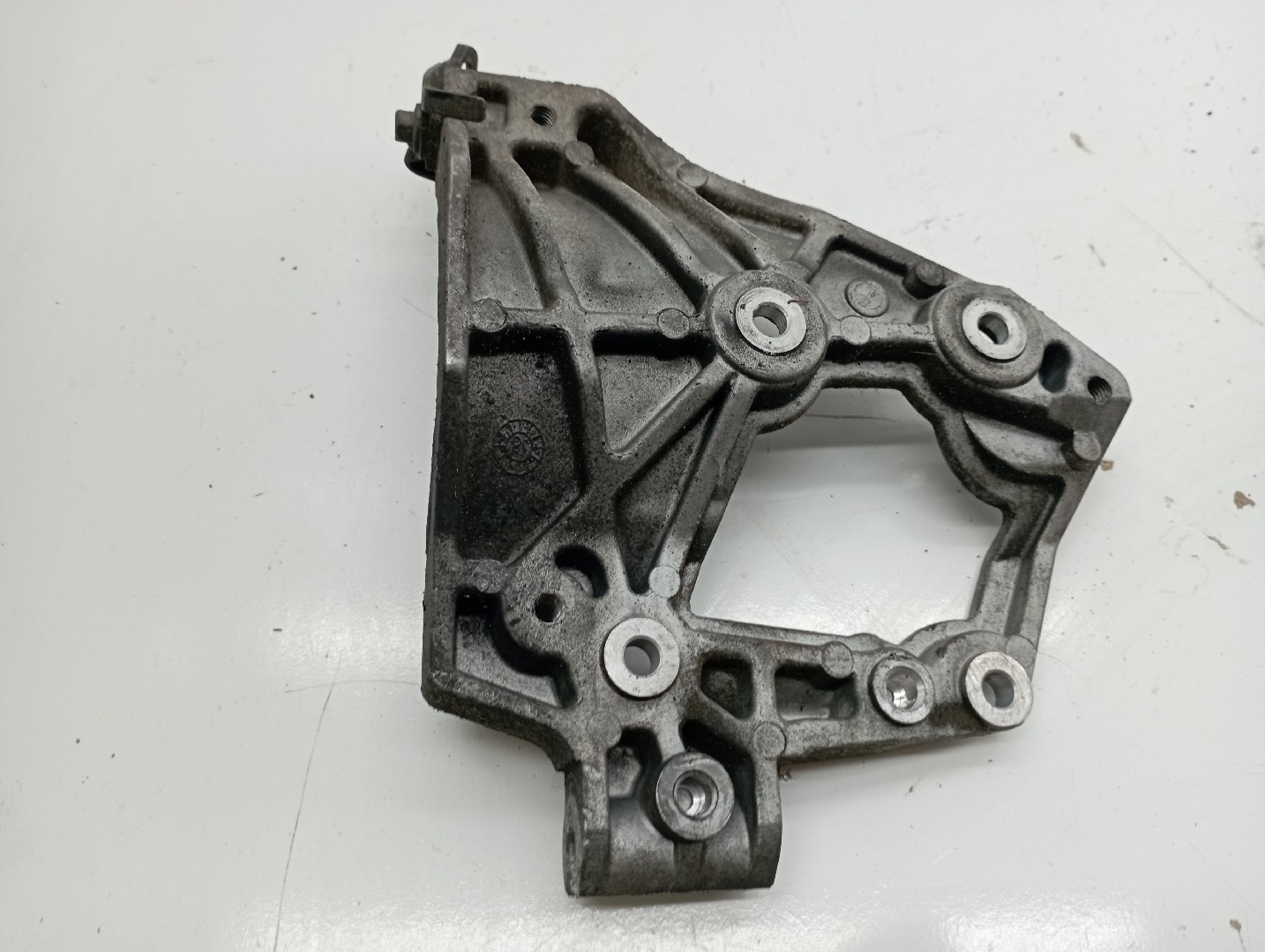 Suporte de Compressor de Ar Condicionado FORD FOCUS IV Turnier (HP) | 18 -  Imagem-4